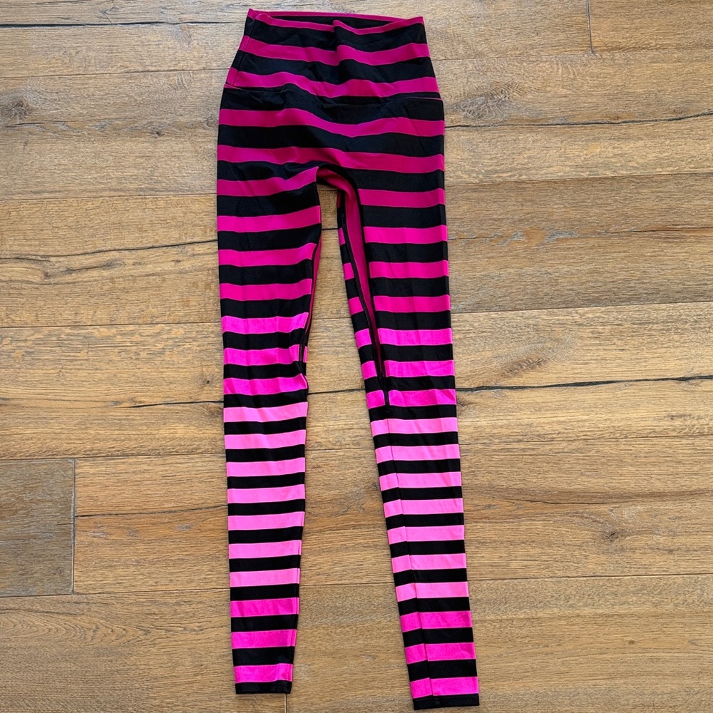 K-DEER Bold Pink and Black Striped Leggings